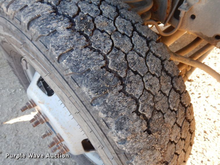 image for item MW9327 2008 Ford F350 Super Duty XLT  utility bed pickup truck