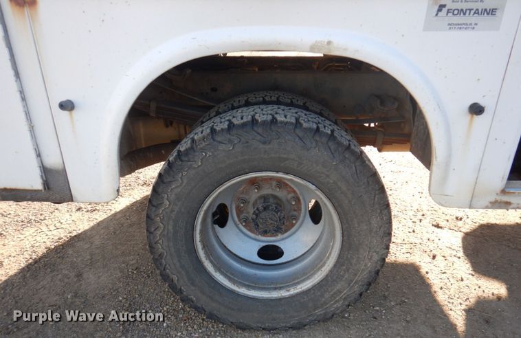 image for item MW9327 2008 Ford F350 Super Duty XLT  utility bed pickup truck