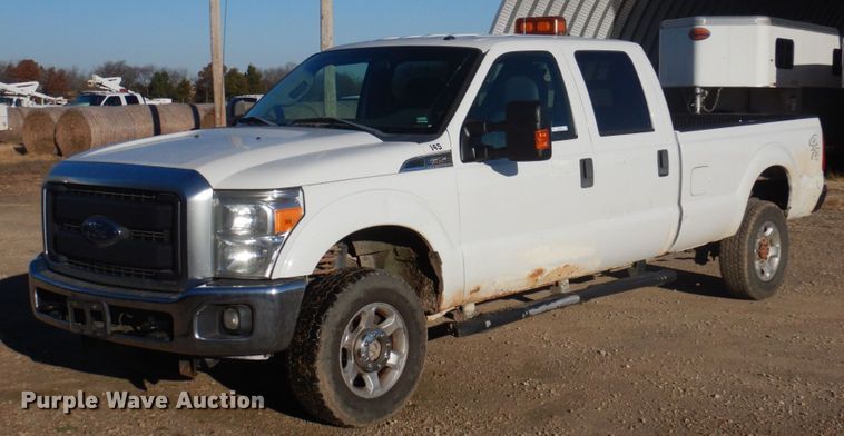 image for item MW9328 2013 Ford F350 Super Duty XLT  Crew Cab pickup truck