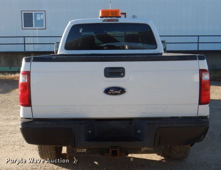 image for item MW9328 2013 Ford F350 Super Duty XLT  Crew Cab pickup truck
