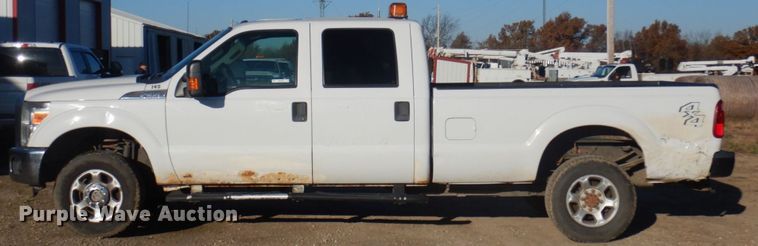image for item MW9328 2013 Ford F350 Super Duty XLT  Crew Cab pickup truck