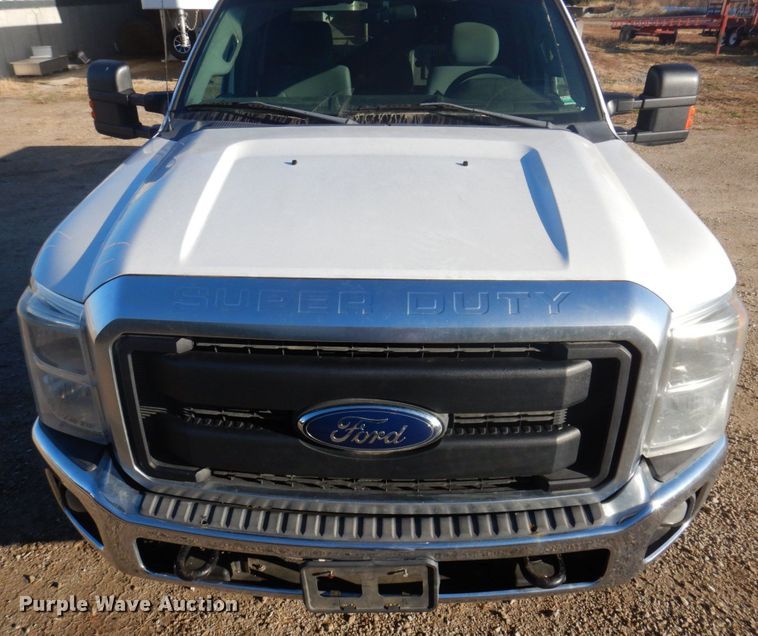 image for item MW9328 2013 Ford F350 Super Duty XLT  Crew Cab pickup truck