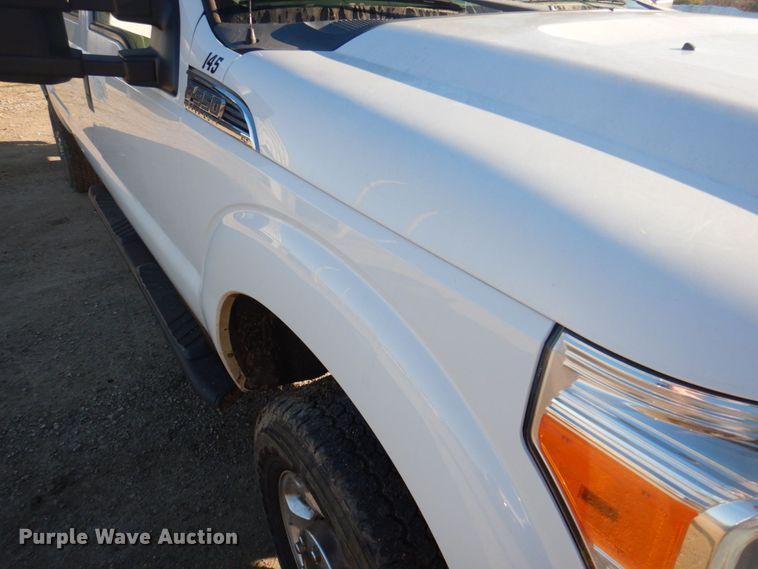 image for item MW9328 2013 Ford F350 Super Duty XLT  Crew Cab pickup truck