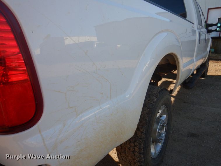 image for item MW9328 2013 Ford F350 Super Duty XLT  Crew Cab pickup truck