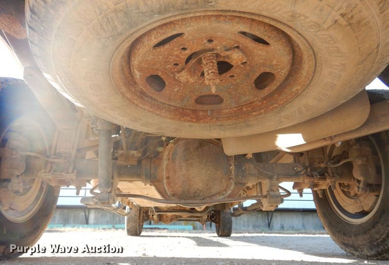 image for item MW9328 2013 Ford F350 Super Duty XLT  Crew Cab pickup truck