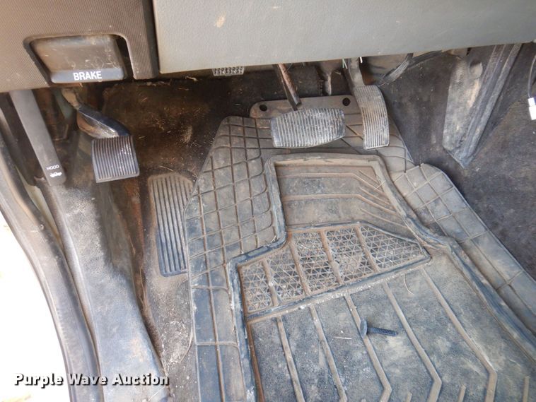 image for item MW9328 2013 Ford F350 Super Duty XLT  Crew Cab pickup truck