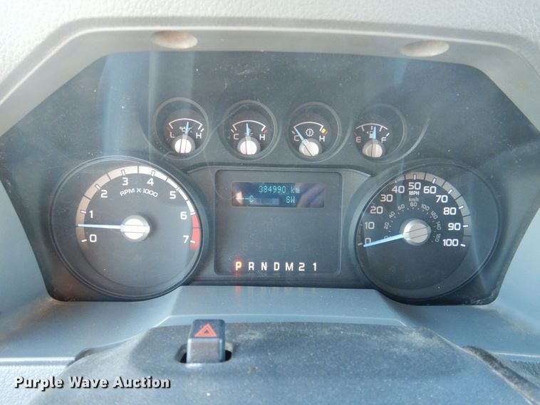 image for item MW9328 2013 Ford F350 Super Duty XLT  Crew Cab pickup truck