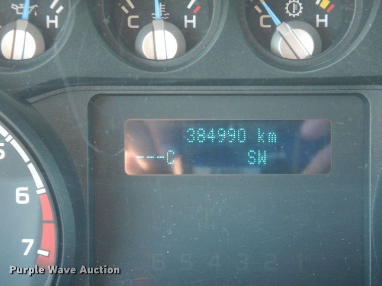 image for item MW9328 2013 Ford F350 Super Duty XLT  Crew Cab pickup truck