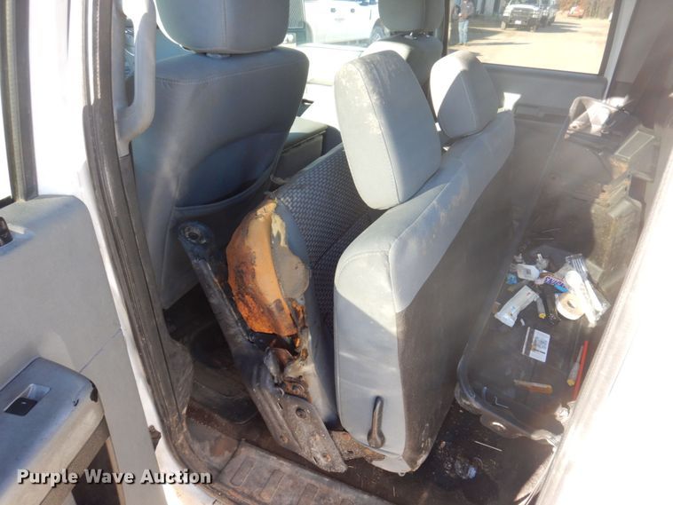 image for item MW9328 2013 Ford F350 Super Duty XLT  Crew Cab pickup truck