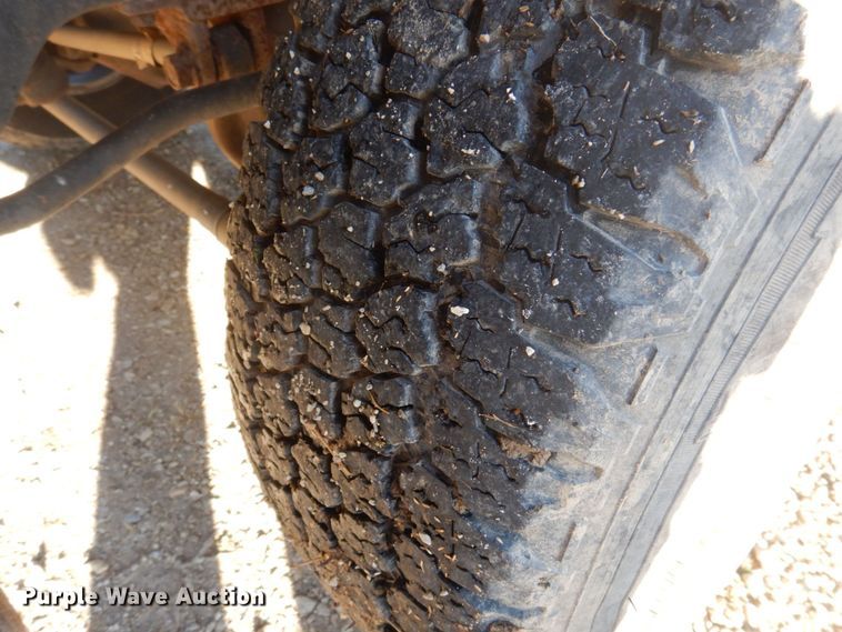 image for item MW9328 2013 Ford F350 Super Duty XLT  Crew Cab pickup truck