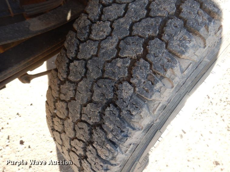 image for item MW9328 2013 Ford F350 Super Duty XLT  Crew Cab pickup truck