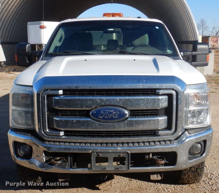 image for item MW9329 2013 Ford F350 Super Duty XLT  Crew Cab pickup truck