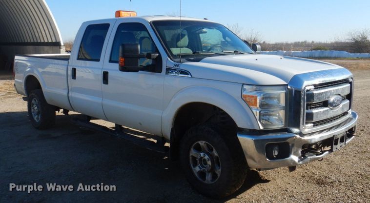 image for item MW9329 2013 Ford F350 Super Duty XLT  Crew Cab pickup truck
