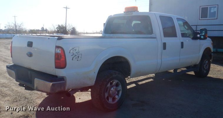image for item MW9329 2013 Ford F350 Super Duty XLT  Crew Cab pickup truck
