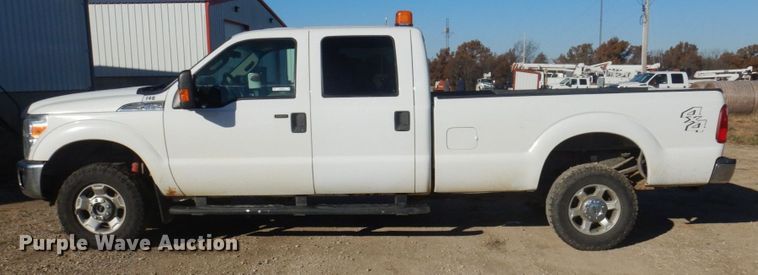 image for item MW9329 2013 Ford F350 Super Duty XLT  Crew Cab pickup truck