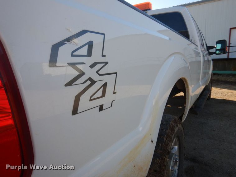 image for item MW9329 2013 Ford F350 Super Duty XLT  Crew Cab pickup truck