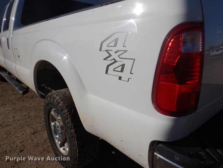 image for item MW9329 2013 Ford F350 Super Duty XLT  Crew Cab pickup truck