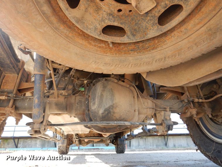 image for item MW9329 2013 Ford F350 Super Duty XLT  Crew Cab pickup truck