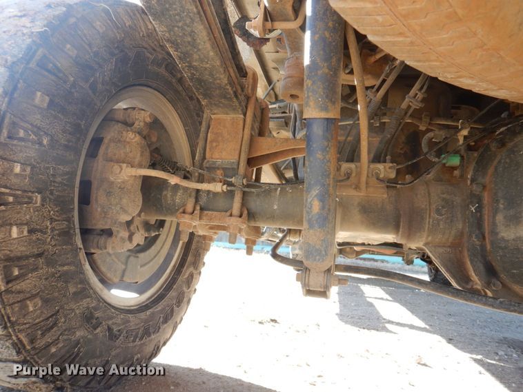 image for item MW9329 2013 Ford F350 Super Duty XLT  Crew Cab pickup truck