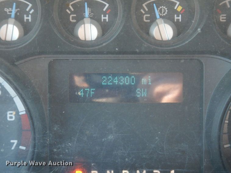 image for item MW9329 2013 Ford F350 Super Duty XLT  Crew Cab pickup truck