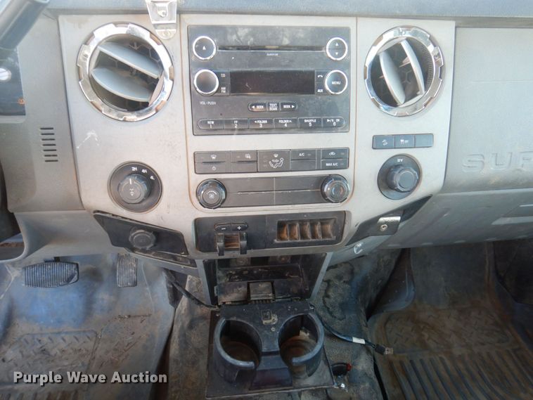 image for item MW9329 2013 Ford F350 Super Duty XLT  Crew Cab pickup truck