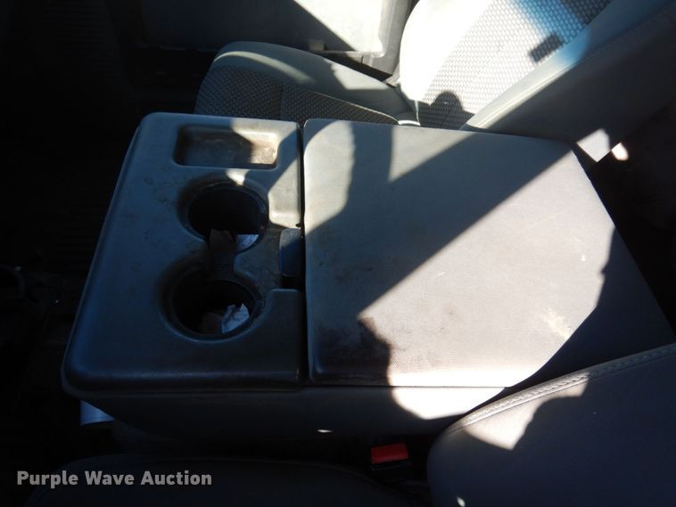 image for item MW9329 2013 Ford F350 Super Duty XLT  Crew Cab pickup truck