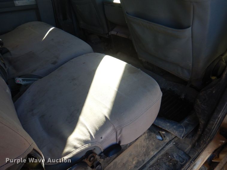 image for item MW9329 2013 Ford F350 Super Duty XLT  Crew Cab pickup truck