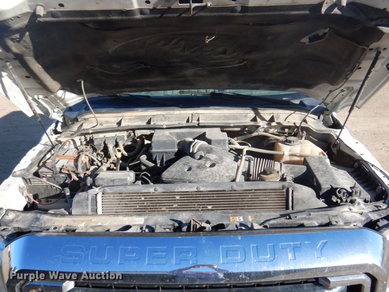 image for item MW9329 2013 Ford F350 Super Duty XLT  Crew Cab pickup truck