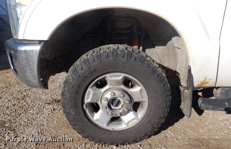 image for item MW9329 2013 Ford F350 Super Duty XLT  Crew Cab pickup truck