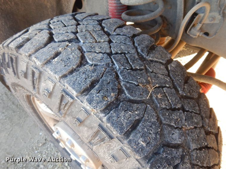 image for item MW9329 2013 Ford F350 Super Duty XLT  Crew Cab pickup truck