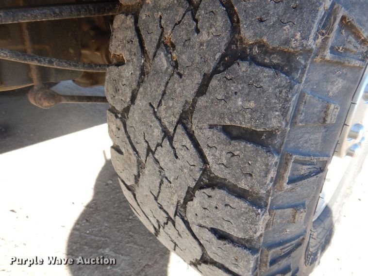 image for item MW9329 2013 Ford F350 Super Duty XLT  Crew Cab pickup truck