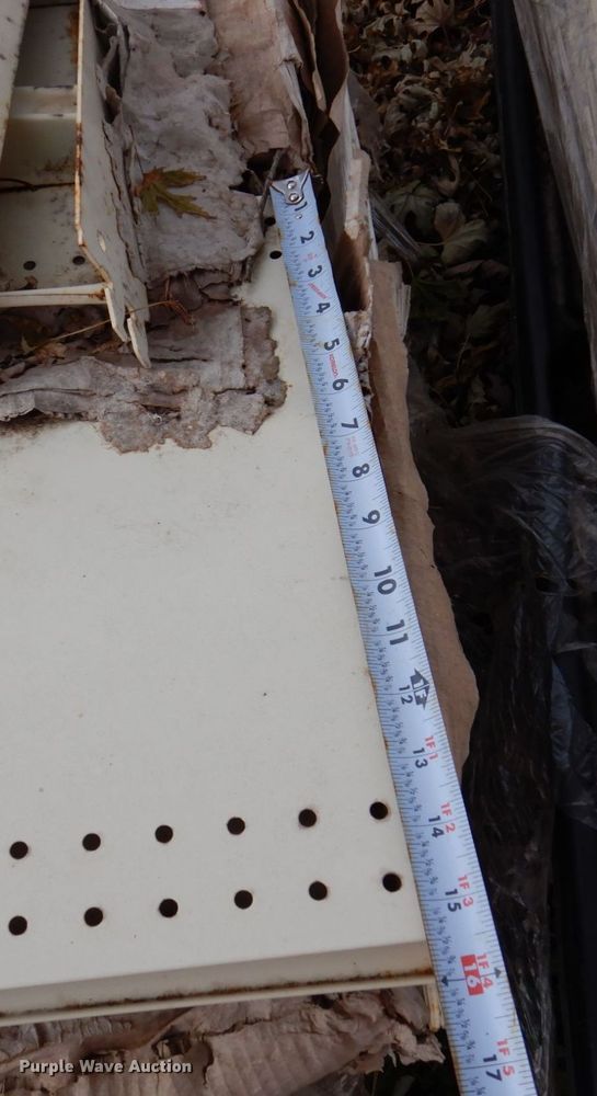 image for item MW9380 Metal shelving