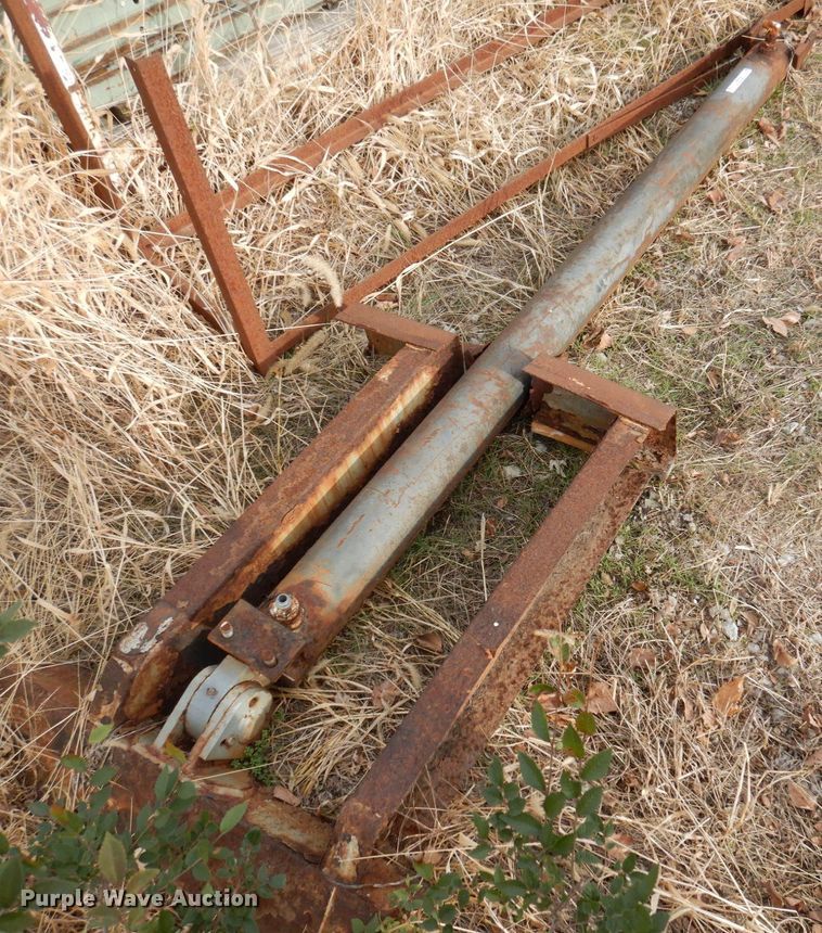 image for item MW9382 Hydraulic cylinder