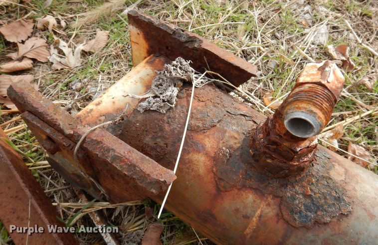 image for item MW9382 Hydraulic cylinder