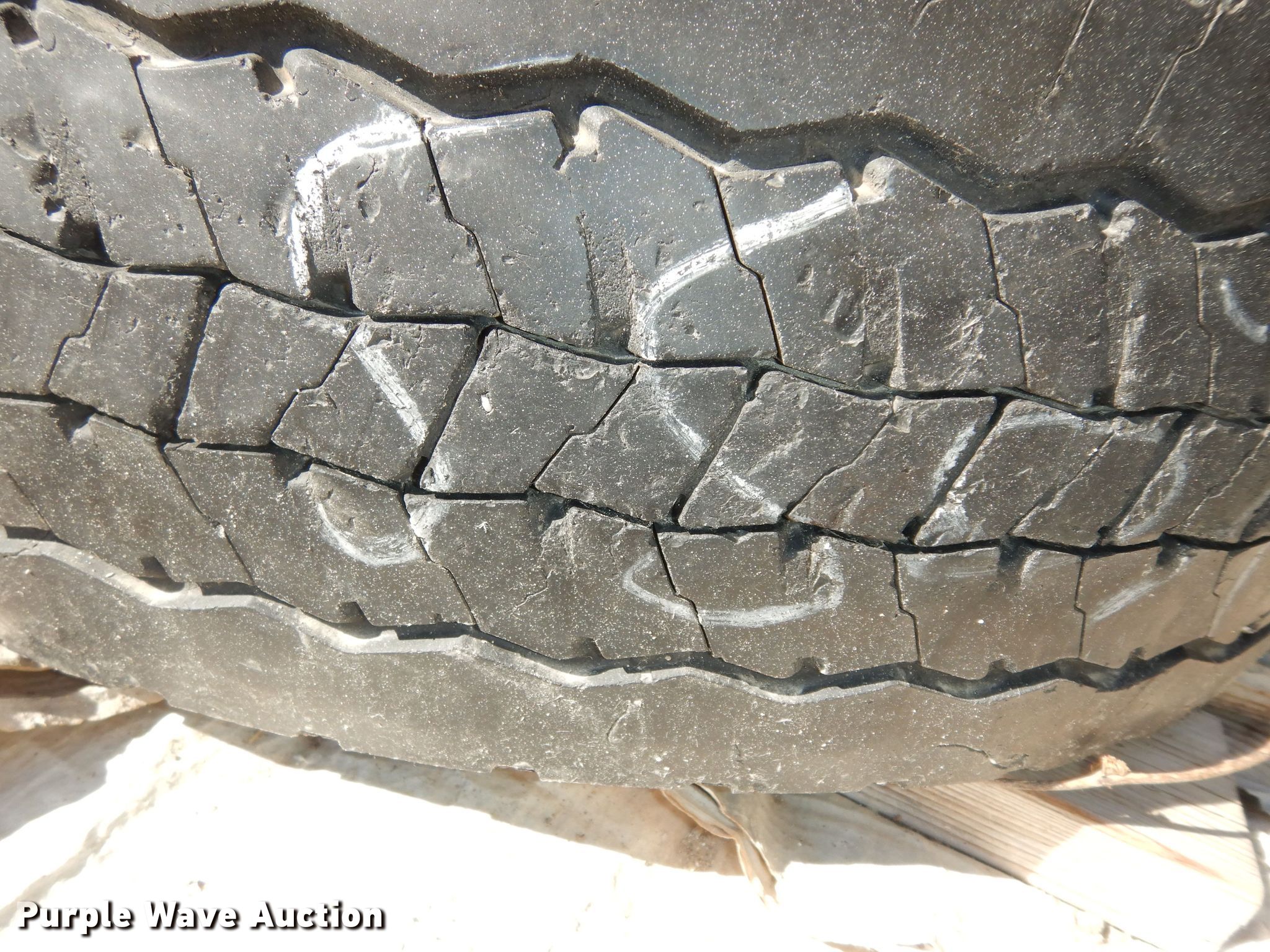 (6) 225/70R19.5 tires in Topeka, KS Item KF9191 sold Purple Wave