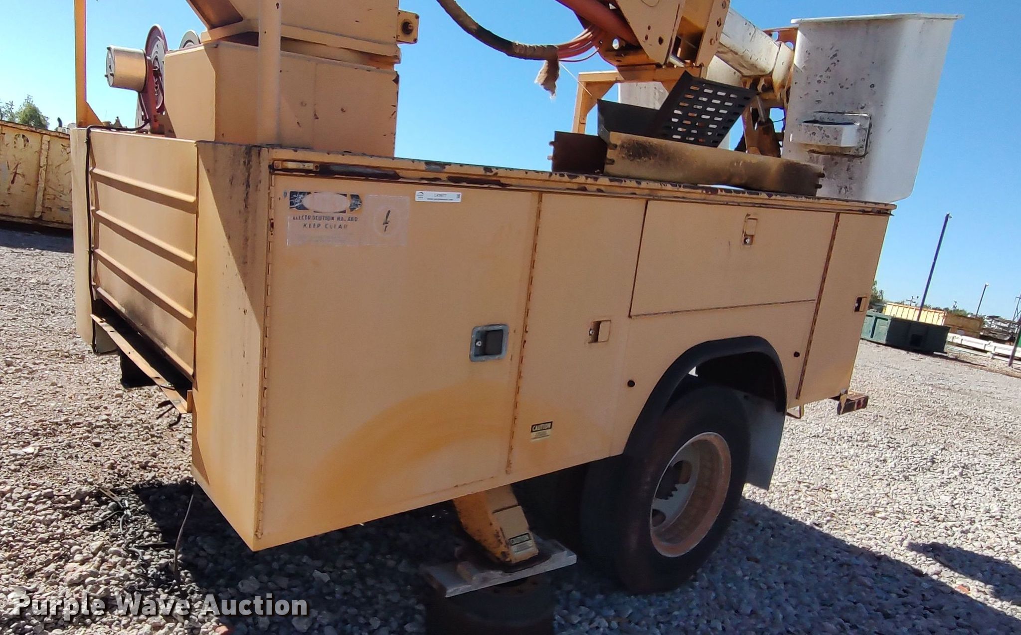 Bucket truck bed in Oklahoma City, OK Item LK9977 sold Purple Wave