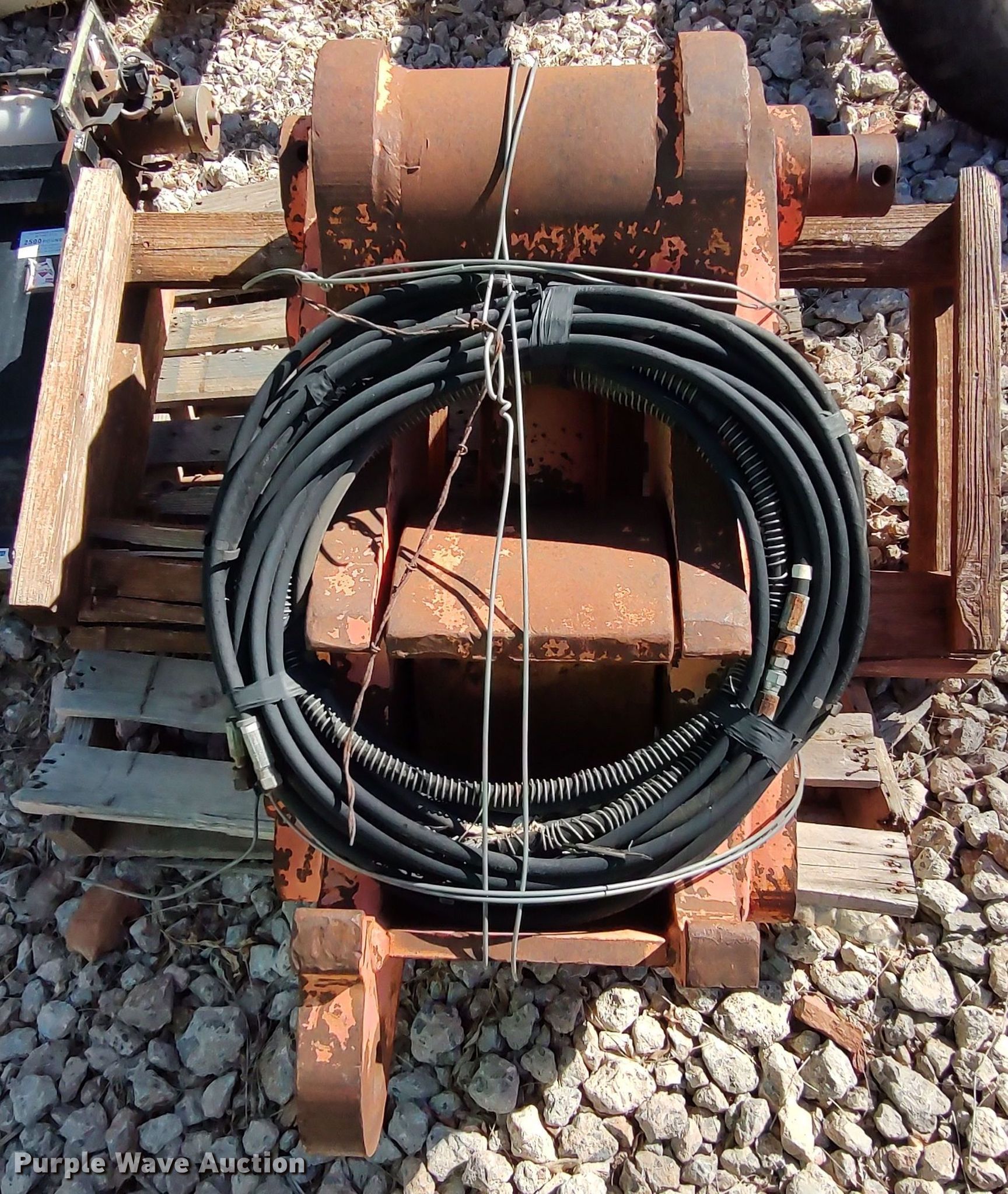 Esco 4147341 quick coupler in Oklahoma City, OK Item LK9990 sold