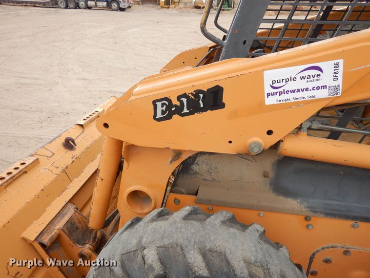 image for item DF8186 2003 Case 60XT  skid steer loader