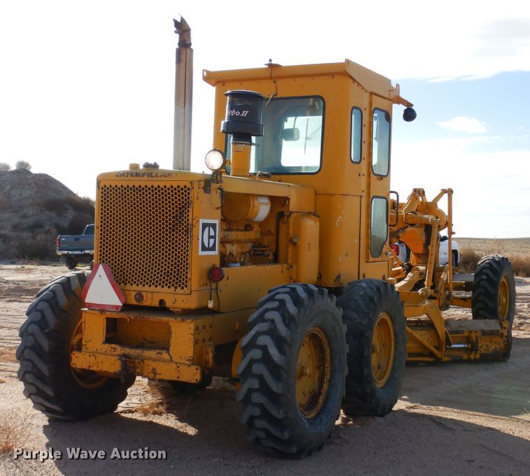 image for item DF8191 1973 Caterpillar 12F  rigid frame motor grader