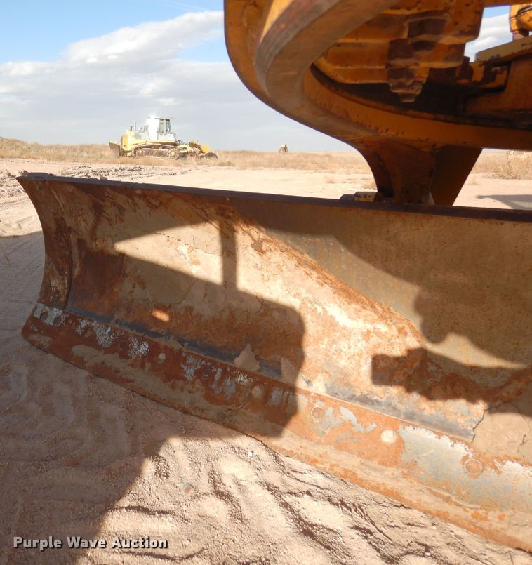 image for item DF8191 1973 Caterpillar 12F  rigid frame motor grader