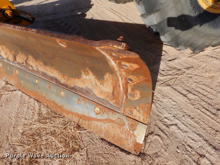 image for item DF8191 1973 Caterpillar 12F  rigid frame motor grader