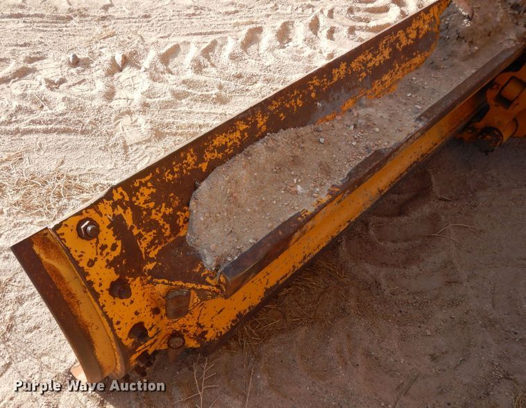 image for item DF8191 1973 Caterpillar 12F  rigid frame motor grader