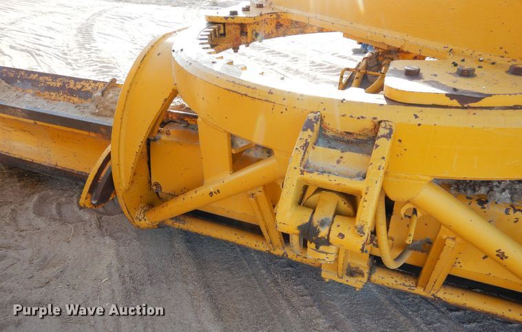 image for item DF8191 1973 Caterpillar 12F  rigid frame motor grader