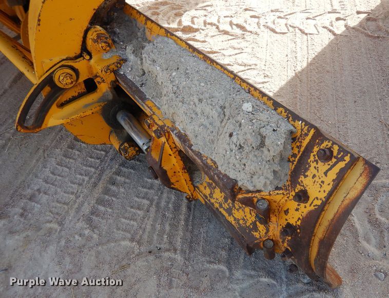 image for item DF8191 1973 Caterpillar 12F  rigid frame motor grader