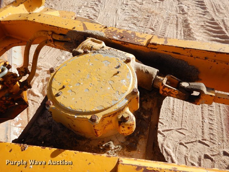 image for item DF8191 1973 Caterpillar 12F  rigid frame motor grader