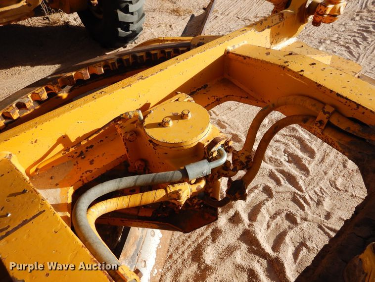 image for item DF8191 1973 Caterpillar 12F  rigid frame motor grader