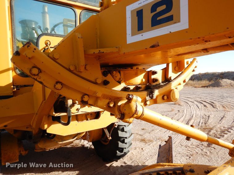 image for item DF8191 1973 Caterpillar 12F  rigid frame motor grader