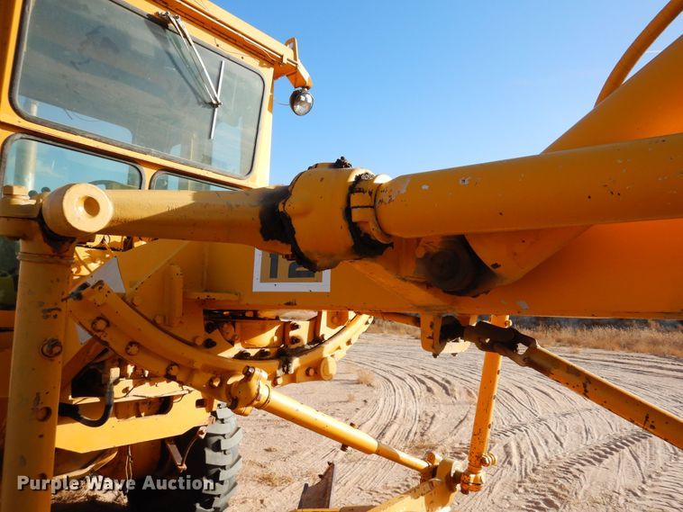 image for item DF8191 1973 Caterpillar 12F  rigid frame motor grader