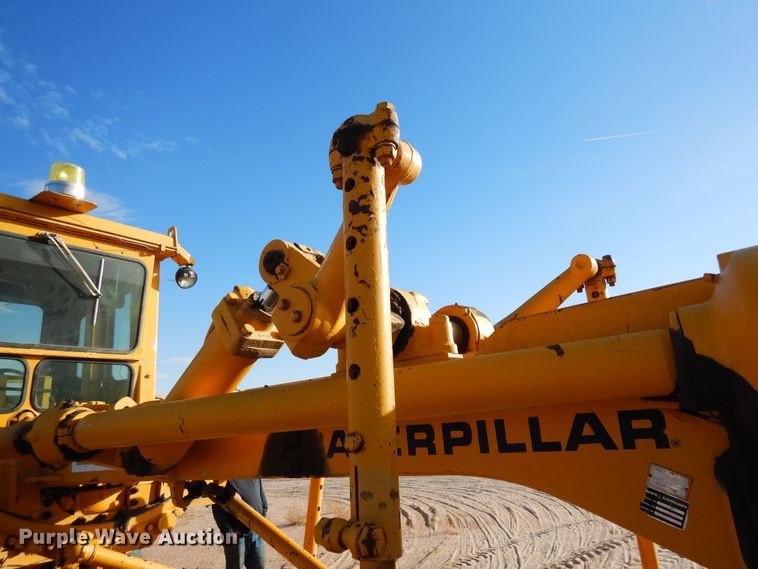 image for item DF8191 1973 Caterpillar 12F  rigid frame motor grader