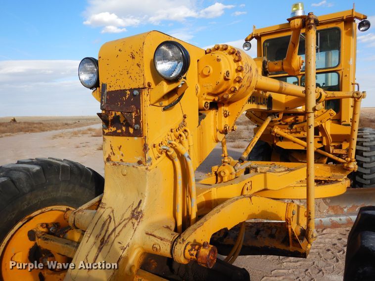 image for item DF8191 1973 Caterpillar 12F  rigid frame motor grader
